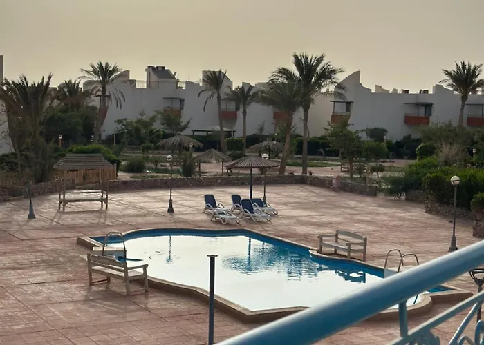 خاصة بمنتجع هوليداي ان فانتازيا - راس سدر باطلالة على البحر Vakantiehuis *
