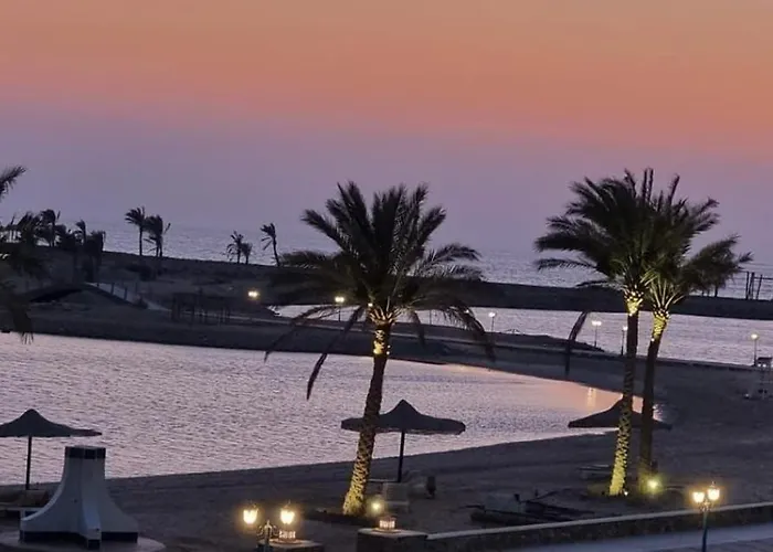 خاصة بمنتجع هوليداي ان فانتازيا - راس سدر باطلالة على البحر Vakantiehuis *